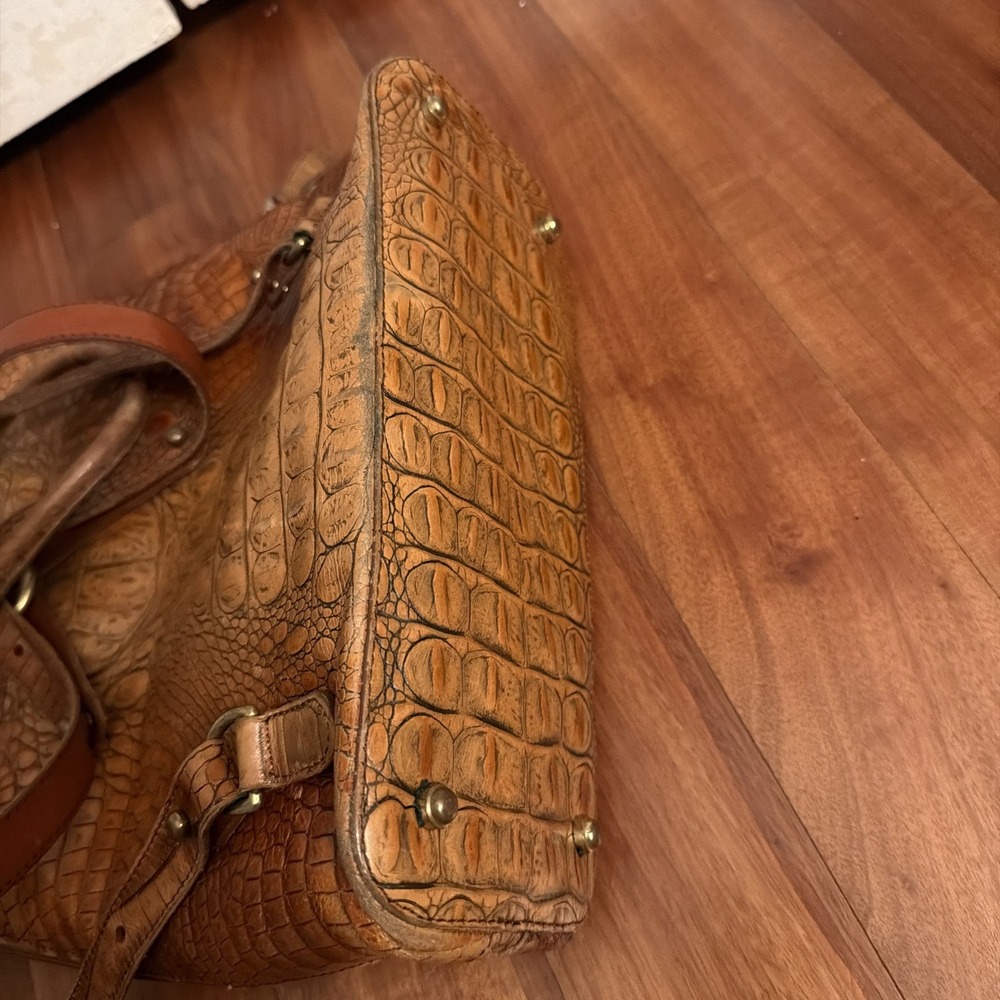 Brahmin Leather Croc Embossed Backpack Clutch Medium Brown Gold Feet - Picture 8 of 16